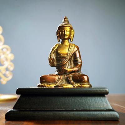 Brass Buddha Blessing Idol for Home Decoration - DivineTherapy